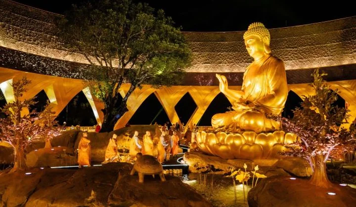 Hơn 450 Tăng Ni dự lễ An vị Tôn tượng Phật Câu Na Hàm Mâu Ni trên núi Bà Đen