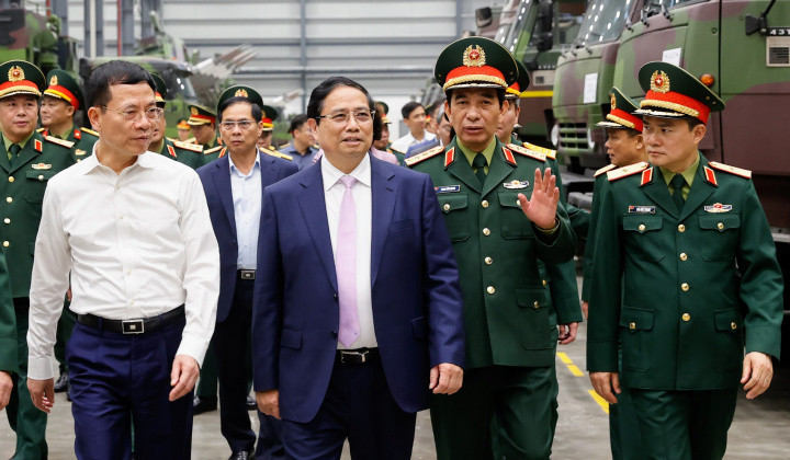 Xây dựng chính sách đặc thù, đặc biệt để công nghiệp quốc phòng tiếp tục phát triển đột phá