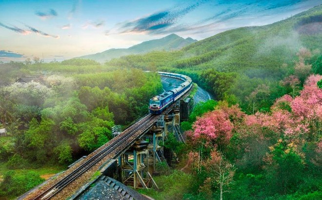 Đẩy nhanh tiến độ thực hiện dự án quan trọng quốc gia lĩnh vực đường sắt