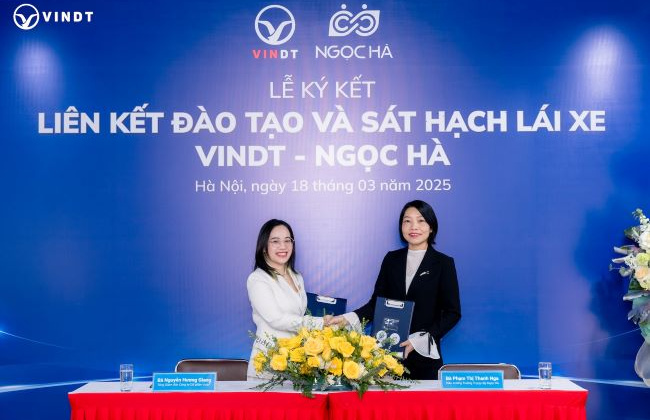 VinDT liên kết cùng Trường trung cấp Ngọc Hà đào tạo lái xe bằng xe điện