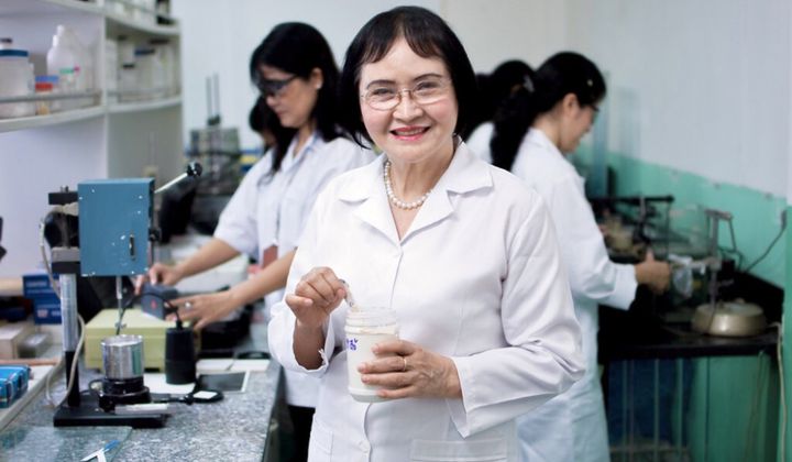PGS.TS. Nguyễn Thị Hòe: Nữ doanh nhân ngành sơn và khát vọng về một Việt Nam hùng cường