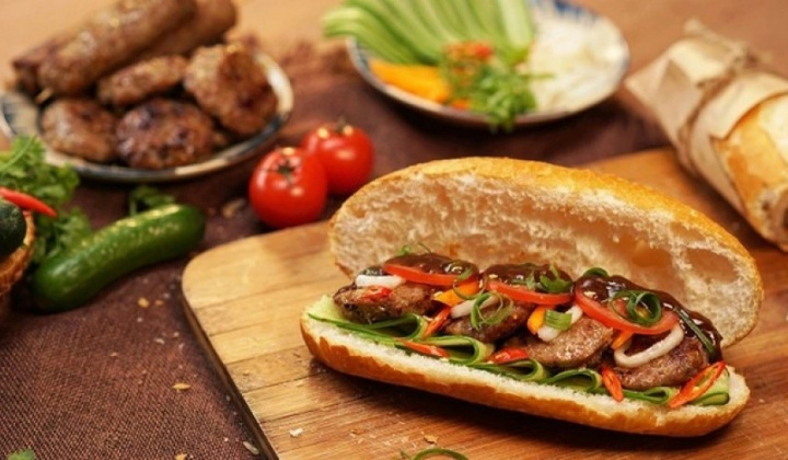 TasteAtlas picks 12 Vietnamese dishes among Top 16 SEA sandwiches