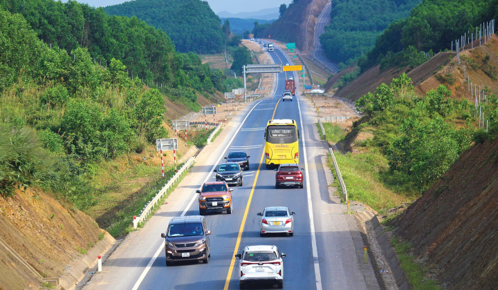 Quyết tâm đạt mục tiêu 3.000 km đường bộ cao tốc trong năm 2025