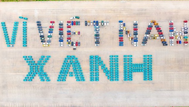 Gần 400 xe điện Vinfast tạo biểu tượng 'Vì Việt Nam Xanh'