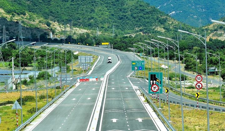 Quyết tâm hoàn thành 3.000 km đường bộ cao tốc trong năm 2025