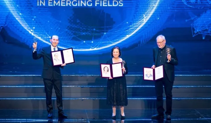 Chủ nhân Giải thưởng VinFuture được vinh danh ở Giải thưởng Breakthrough 2025