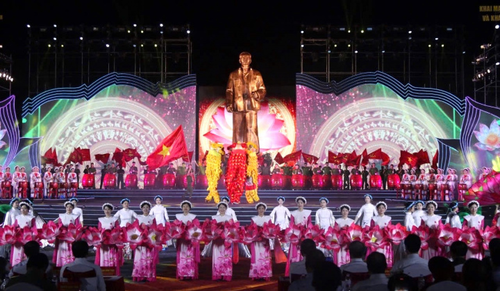 Trang trọng Lễ hội Làng Sen 2025 và Khánh thành tượng Bác