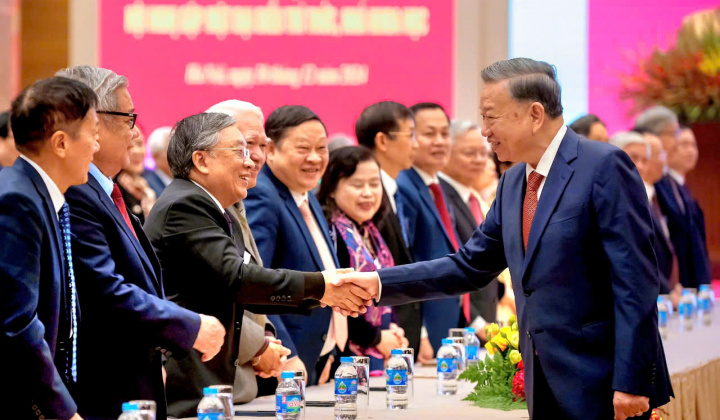 Xây dựng đội ngũ trí thức Việt Nam hiện nay theo tư tưởng Hồ Chí Minh