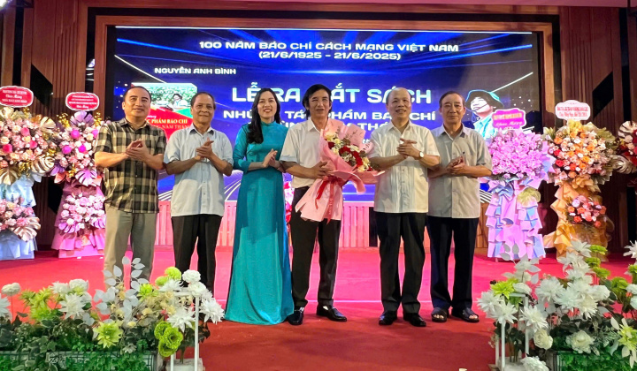 Nhà báo Nguyễn Anh Bình với Lễ ra mắt Tập sách “Những tác phẩm báo chí đi cùng năm tháng”