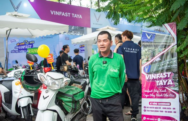 Tài xế dịch vụ đổ xô đổi xe tại sự kiện VinFast ở Hà Nội