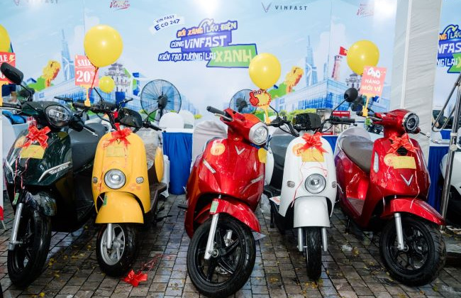 Sắm xe máy VinFast làm dịch vụ, tài xế chia sẻ: “Không bao giờ quay lại xe xăng”