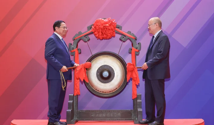 Tiếp cận mô hình phát triển trung tâm tài chính của Thượng Hải