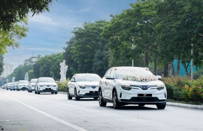 Thuê xe cưới của Green Future: Trào lưu “sống xanh cưới xanh” lên ngôi