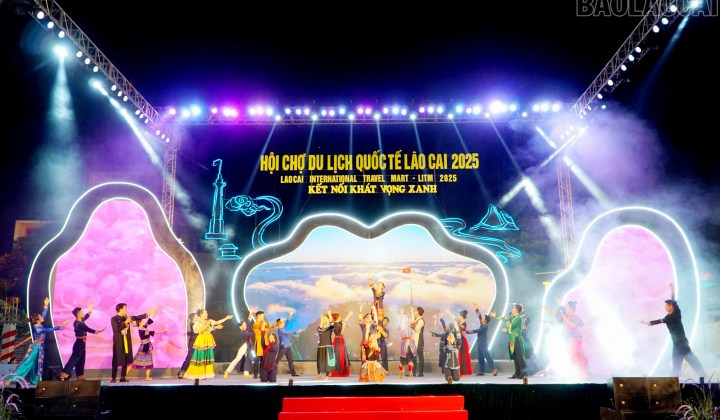 Khai mạc Hội chợ Du lịch Quốc tế Lào Cai 2025: Khẳng định vị thế trung tâm du lịch vùng Tây Bắc