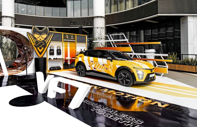VinFast VF 7 khuấy động Hà Nội với bản độ giới hạn tại sự kiện “Art in Motion”