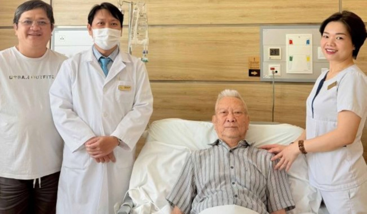 Đưa y tế chất lượng cao về địa phương: Vinmec Nha Trang tiên phong phẫu thuật ung thư nội soi cho bệnh nhân lớn tuổi