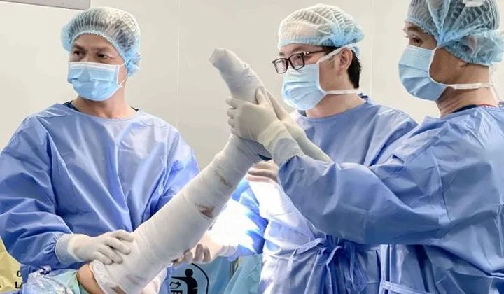 Vinmec Cần Thơ điều trị chấn thương thể thao khớp gối bởi chuyên gia hàng đầu