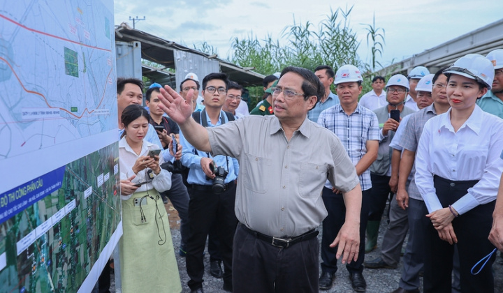 Khẩn trương về đích 2 dự án cao tốc trọng điểm miền Tây