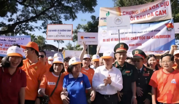 Gần 6.000 người tham gia đi bộ vì nạn nhân chất độc da cam tại TP.HCM