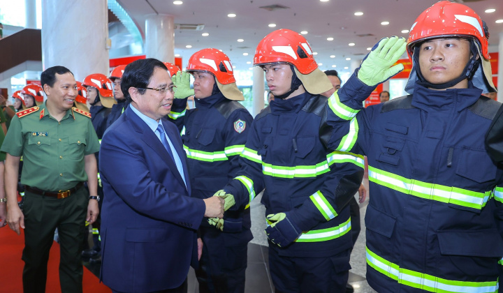 Quên mình chiến đấu với 'giặc lửa' vì bình yên của nhân dân