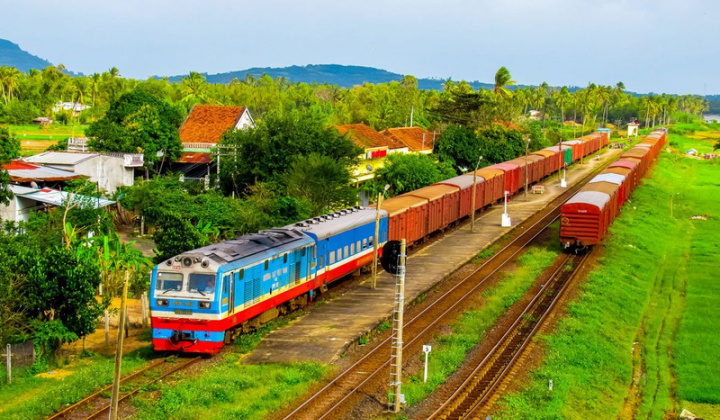 Tăng cường bảo đảm trật tự, an toàn giao thông đường sắt trong tình hình mới