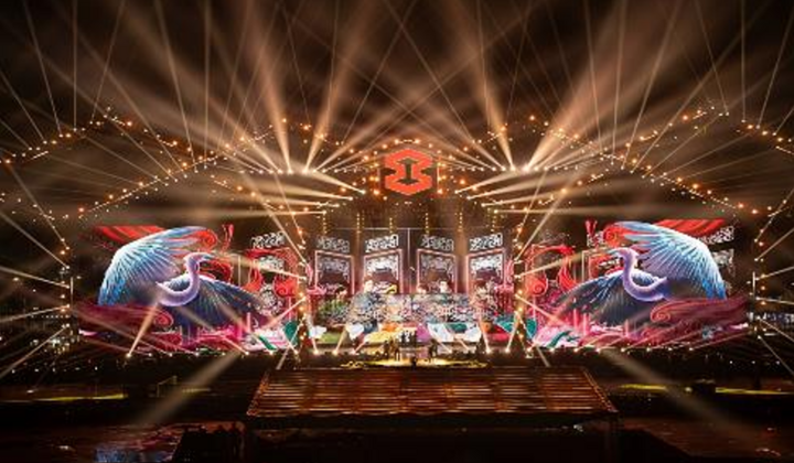 Đạo diễn Blonde Nguyễn “bật mí” những điểm nhấn của đại nhạc hội 8Wonder 2025