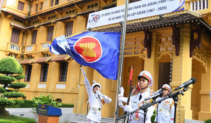 Lễ thượng cờ kỷ niệm 58 năm thành lập ASEAN