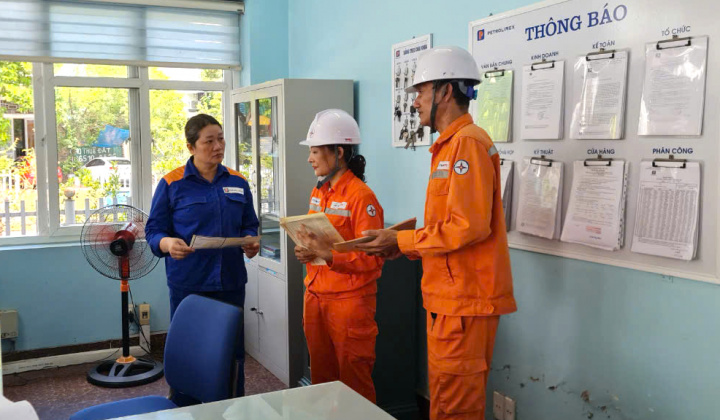 PC Quảng Ninh: Phối hợp tuyên truyền an toàn hành lang lưới điện