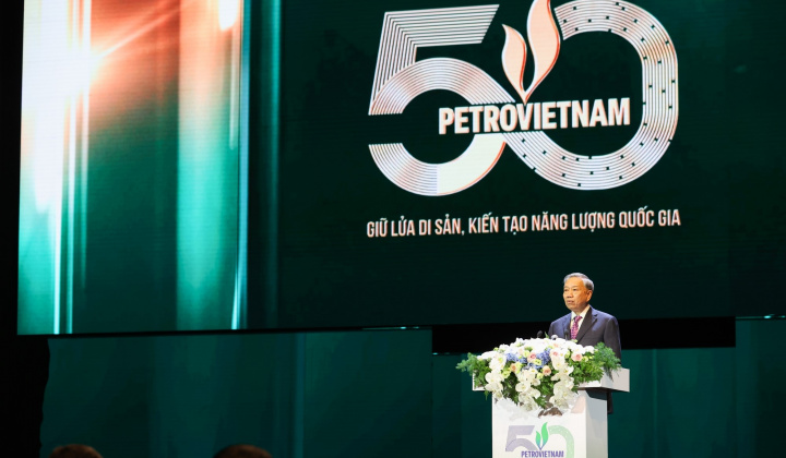 Tổng Bí thư Tô Lâm tặng Petrovietnam 8 chữ: "Tiên phong- Vượt trội- Bền vững- Toàn cầu"