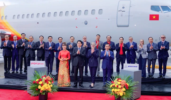 Vietjet nhận bàn giao tàu bay Boeing 737-8 đầu tiên từ Boeing