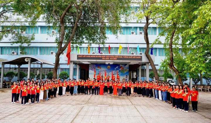 Trường THPT Nguyễn Trãi - Ba Đình: Những thế hệ viết tiếp bản hùng ca