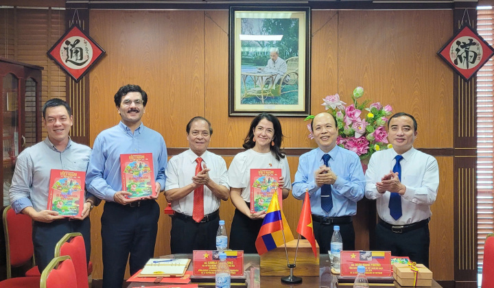 Tạp chí Việt Nam hội nhập tiếp và làm việc với Đại sứ quán nước CH Colombia: Thúc đẩy hợp tác truyền thông, tăng cường tình hữu nghị giữa hai nước