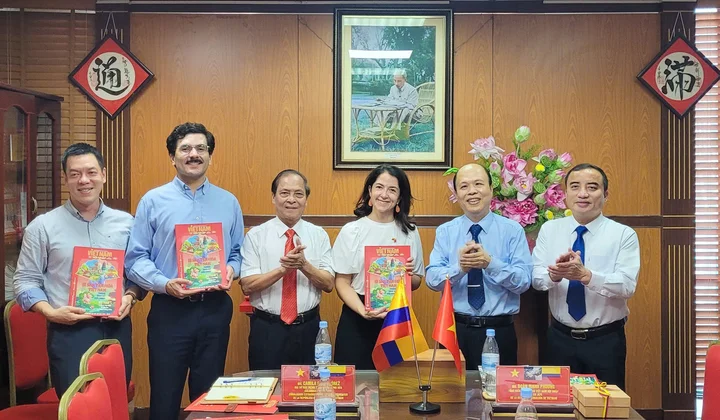 Tạp chí Việt Nam hội nhập tiếp và làm việc với Đại sứ quán nước CH Colombia: Thúc đẩy hợp tác truyền thông, tăng cường tình hữu nghị giữa hai nước