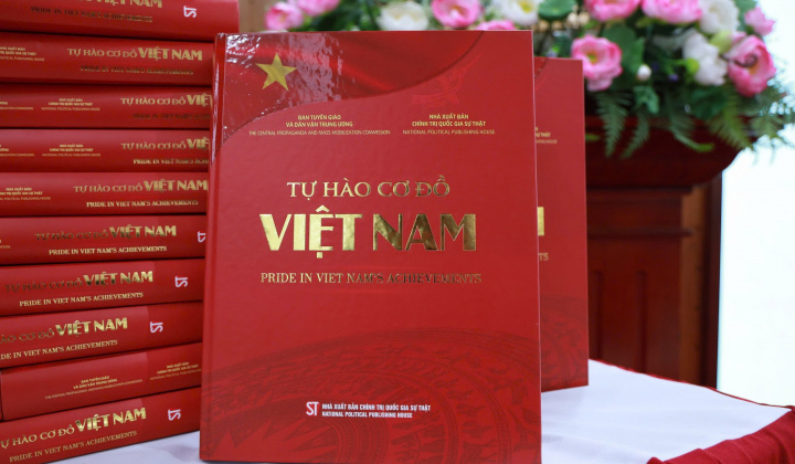 Ra mắt cuốn sách 'Tự hào cơ đồ Việt Nam'