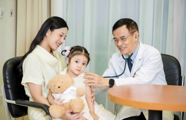 GS.TS.BS Phạm Nhật An: Chuyên gia Nhi khoa đầu ngành và triết lý “chăm sóc trẻ không chỉ là chữa bệnh”