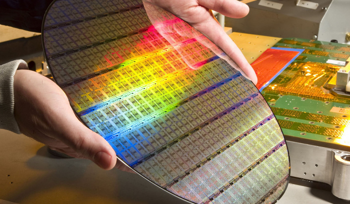 Vai trò lãnh đạo của Đảng trong phát triển khoa học và công nghệ ở Việt Nam