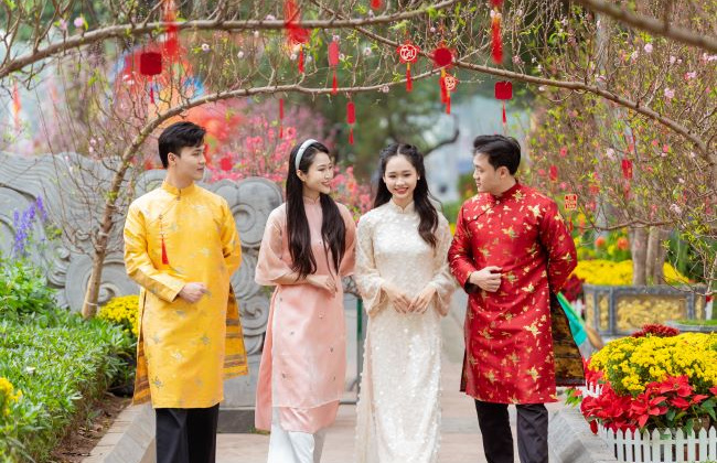 Hà Nội, Sa Pa, Hạ Long, Hà Nam nhộn nhịp khách du xuân ngay từ những ngày đầu năm mới