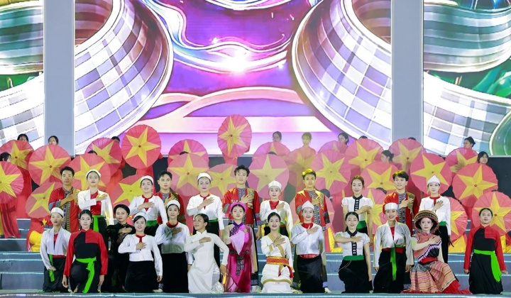 Phú Thọ: Chương trình nghệ thuật đặc biệt “Đất Tổ linh thiêng – Khát vọng hùng cường” thắp sáng niềm tự hào dân tộc