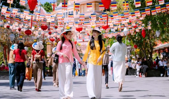 Lễ hội Xuân Bà Đen bừng sắc ngày đầu năm mới