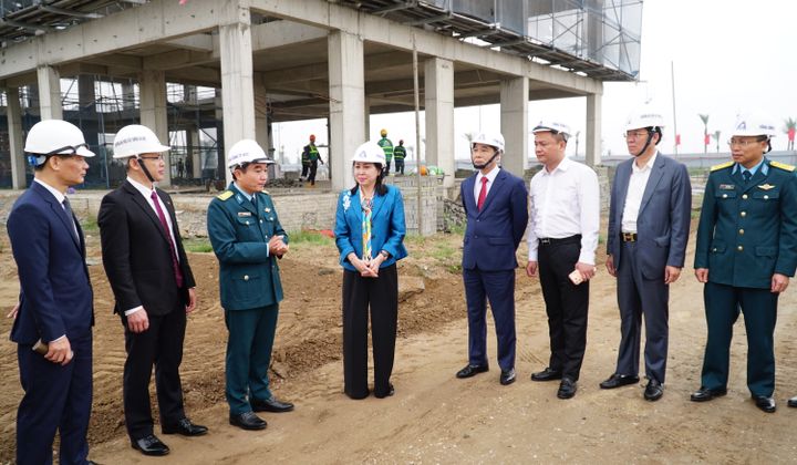 Ninh Bình: Phó Bí thư Thường trực Tỉnh ủy kiểm tra, động viên sản xuất tại doanh nghiệp, dự án