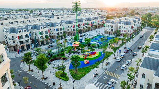 Móng Cái sôi động giao dịch thấp tầng khi hạ tầng cán đích