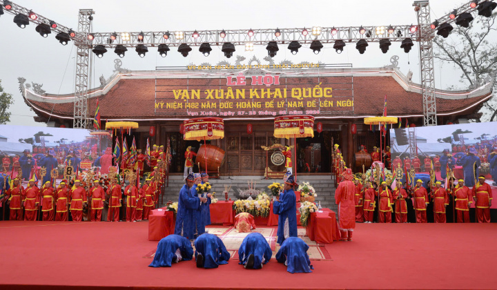 Thái Nguyên long trọng khai mạc Lễ hội “Vạn Xuân khai Quốc”