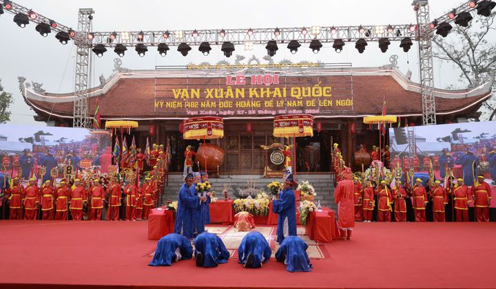 Thái Nguyên long trọng khai mạc Lễ hội “Vạn Xuân khai Quốc”