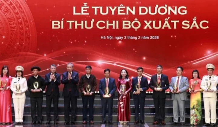 Tuyên dương 96 Bí thư chi bộ xuất sắc và trao giải Búa liềm Vàng lần thứ X