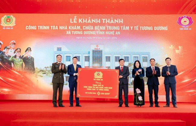 Sun Group tài trợ gói thiết bị y tế trị giá 12 tỷ đồng cho Trung tâm y tế Tương Dương, Nghệ An
