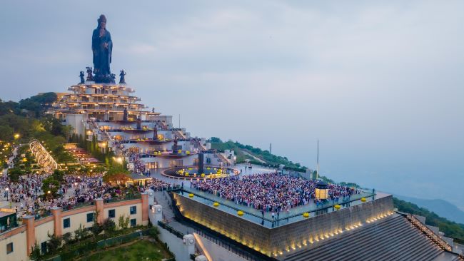 Núi Bà Đen: Điểm đến yêu thích mới của du khách Ấn Độ