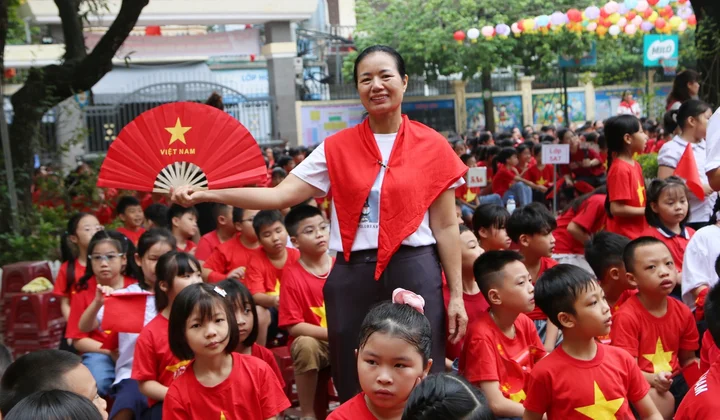Nhà giáo Trần Thị Thắm: Người đảng viên gương mẫu – nhà giáo hết mình, tận tụy vì học sinh