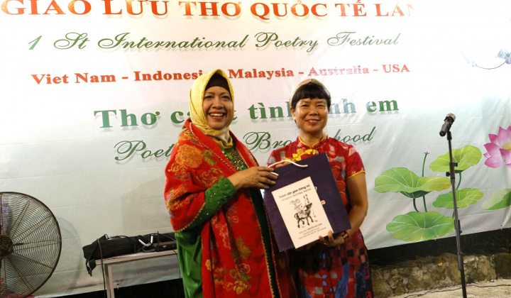 Nhà văn Sastri Bakry (Indonesia): Dù văn học không thể ngăn được chiến tranh, nhưng nó giúp chúng ta chọn đứng về phía sự thật”