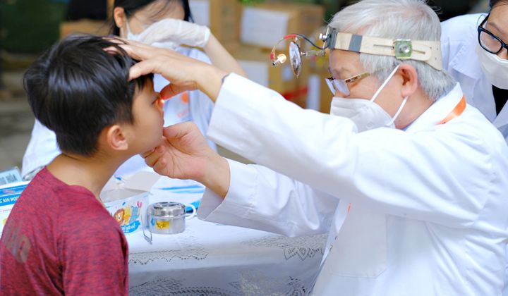 TTƯT, PGS.TS.BSCC Trần Công Hòa: Tấm gương người thầy thuốc y đức và giàu lòng nhân ái