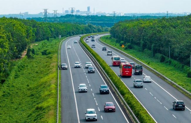 Ngành sản xuất ô tô trước áp lực mở cửa